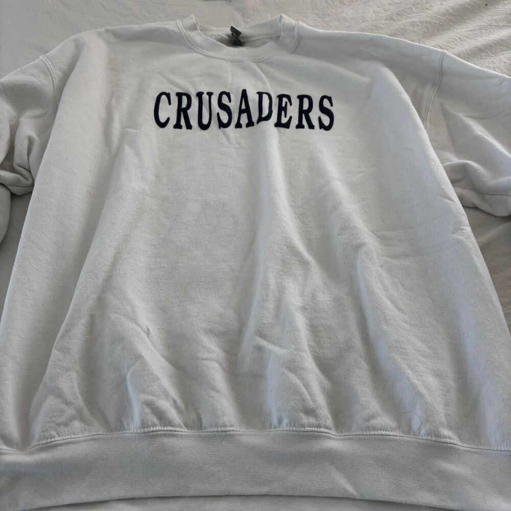 GILDAN Women's White Navy XLarge Blue Crusaders Pullover Sweatshirt Crewneck